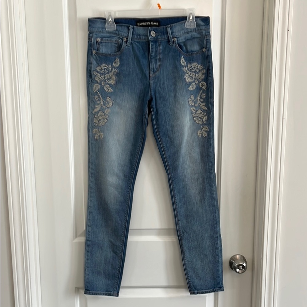 Express jeans embroidered skinny mid rise size 8